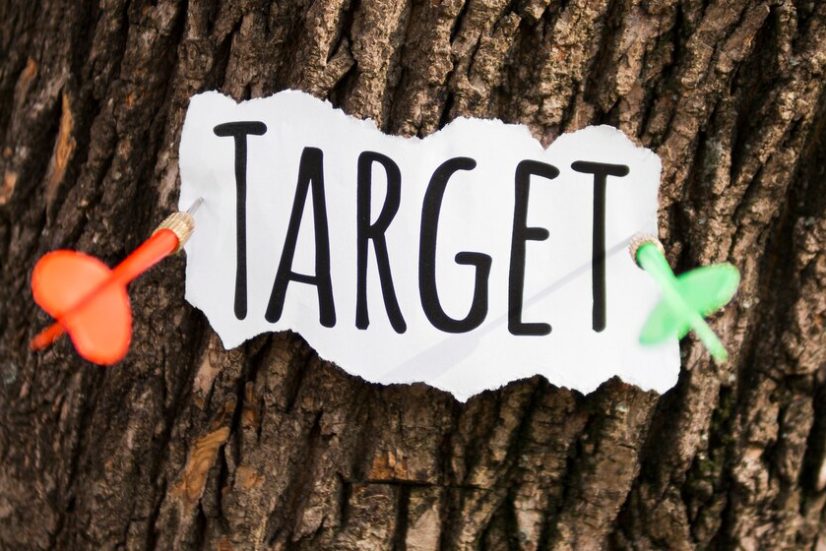 piece-paper-with-target-stuck-tree-bark_23-2148443748